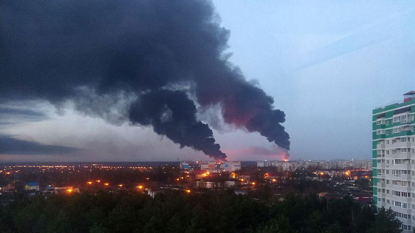 chay lon tai kho dau cua nga gan bien gioi ukraine chay lon tai kho dau cua nga gan bien gioi ukraine