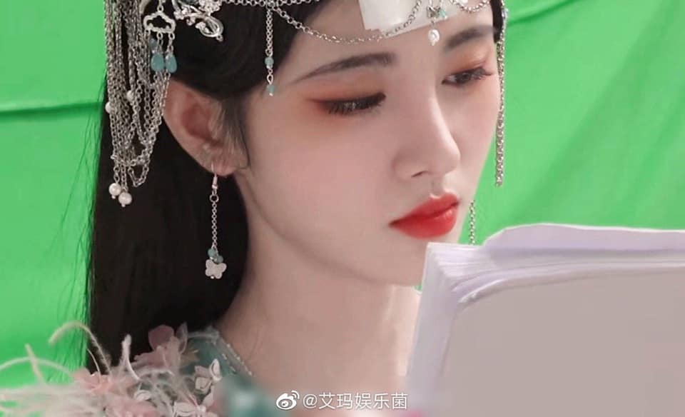 cuc tinh y va loat tao hinh sen sua gay tranh cai2 cuc tinh y va loat tao hinh sen sua gay tranh cai2
