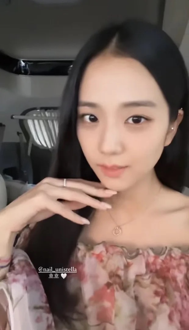 jisoo blackpink hoi ngo jung hae in tai su kien visual thu hut moi anh nhin2 copy jisoo blackpink hoi ngo jung hae in tai su kien visual thu hut moi anh nhin2 copy