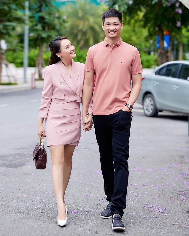nu chinh song chung voi me chong khoe can ho sang trong mung con gai 1 tuoi9 nu chinh song chung voi me chong khoe can ho sang trong mung con gai 1 tuoi9