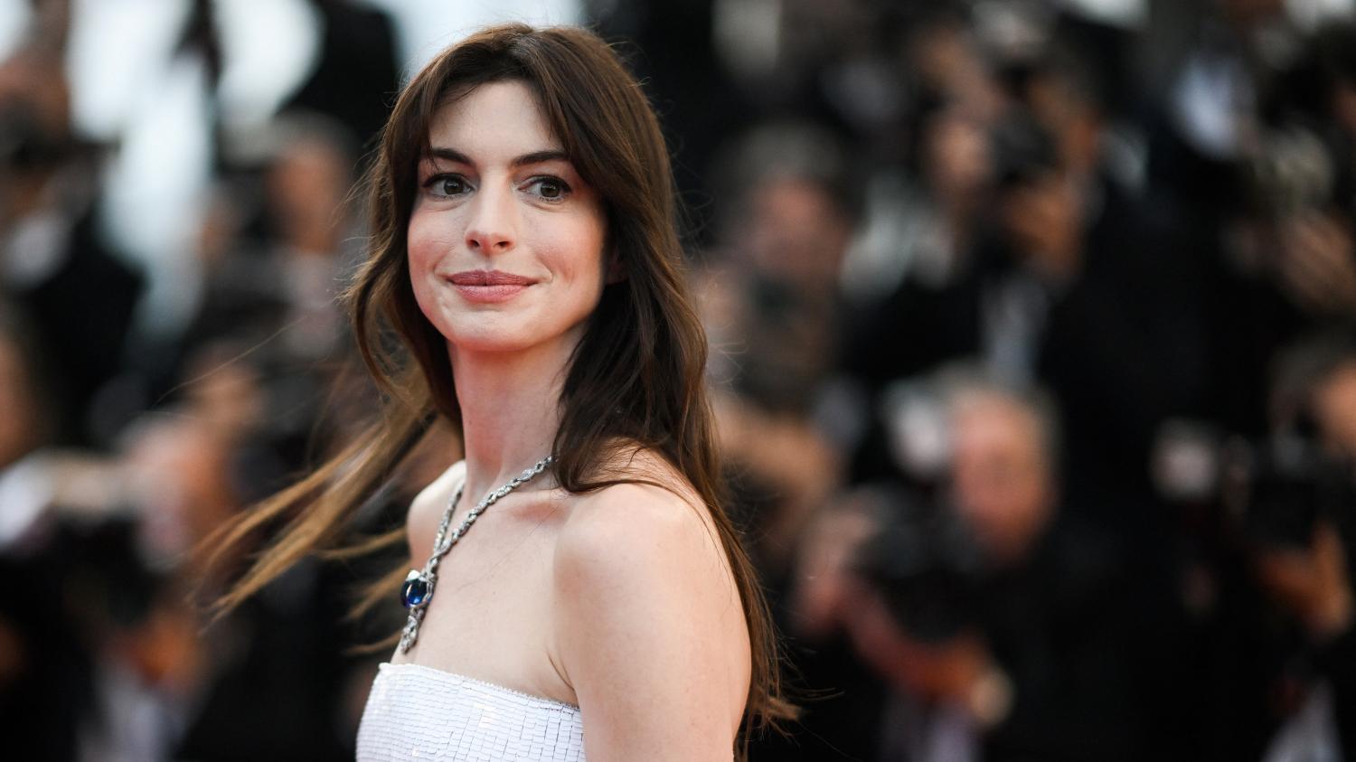 minh tinh anne hathaway dep diem le tai tham do lhp cannes6 minh tinh anne hathaway dep diem le tai tham do lhp cannes6
