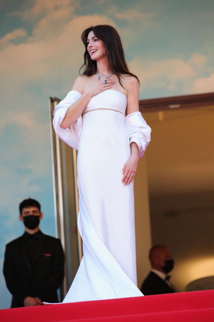minh tinh anne hathaway dep diem le tai tham do lhp cannes7 minh tinh anne hathaway dep diem le tai tham do lhp cannes7
