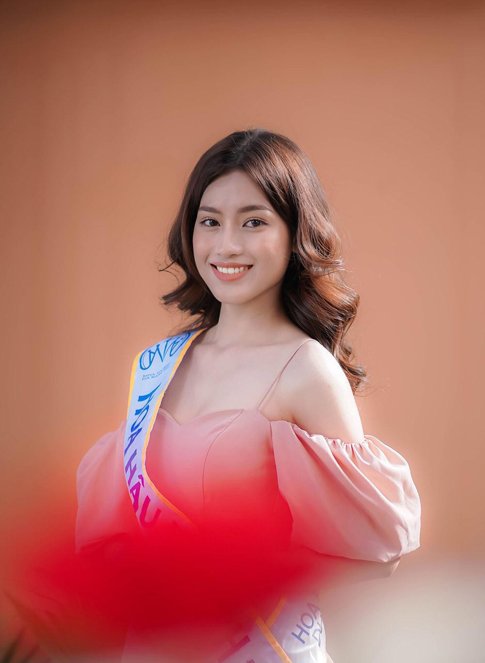 thi sinh dau tien cua miss grand vietnam 2022 gay an tuong voi nhan sac thu hut5