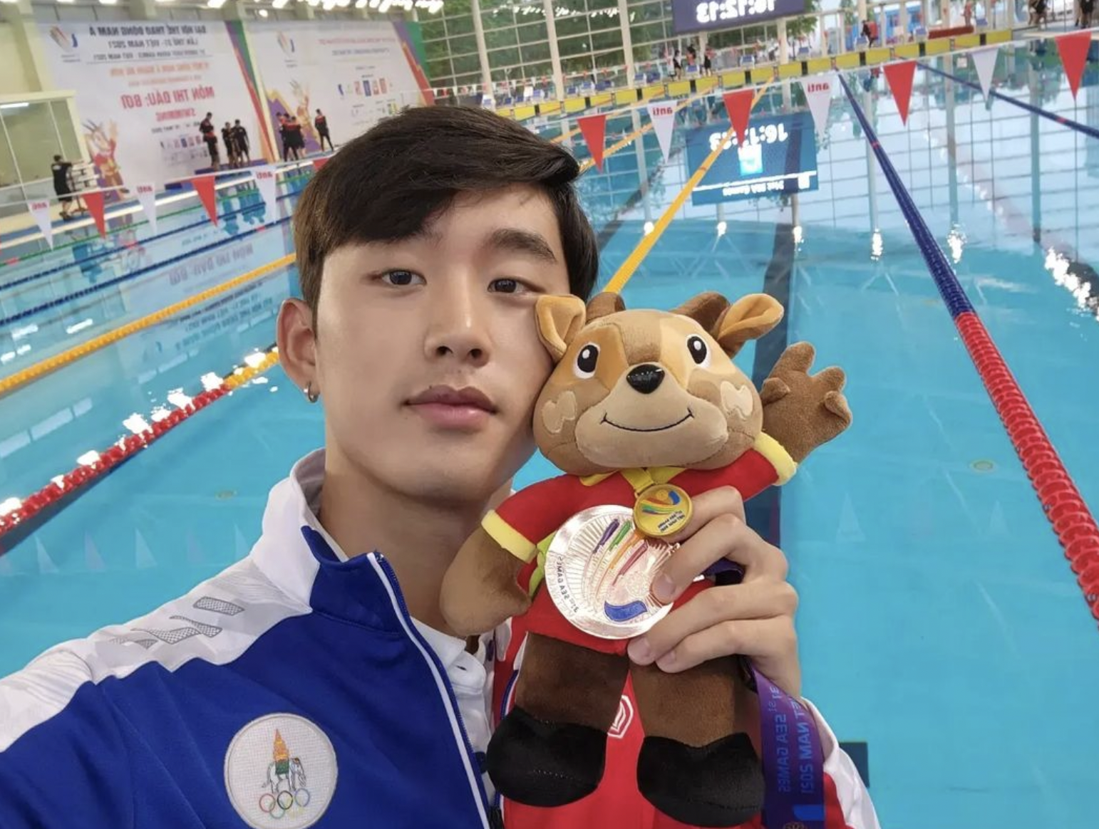 vdv tuyen boi thai lan gay sot tai sea games voi ve ngoai nhu hotboy3