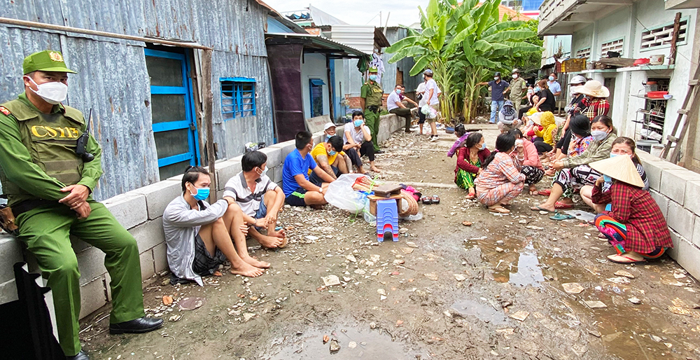 an giang triet pha nhom nguoi tu tap danh bac nem tien khi thay cong an1 an giang triet pha nhom nguoi tu tap danh bac nem tien khi thay cong an1