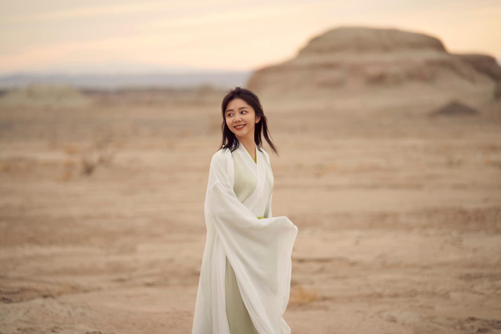 dam tung van khoe nhan sac tien tu dip sinh nhat 32 tuoi van nhu thieu nu14