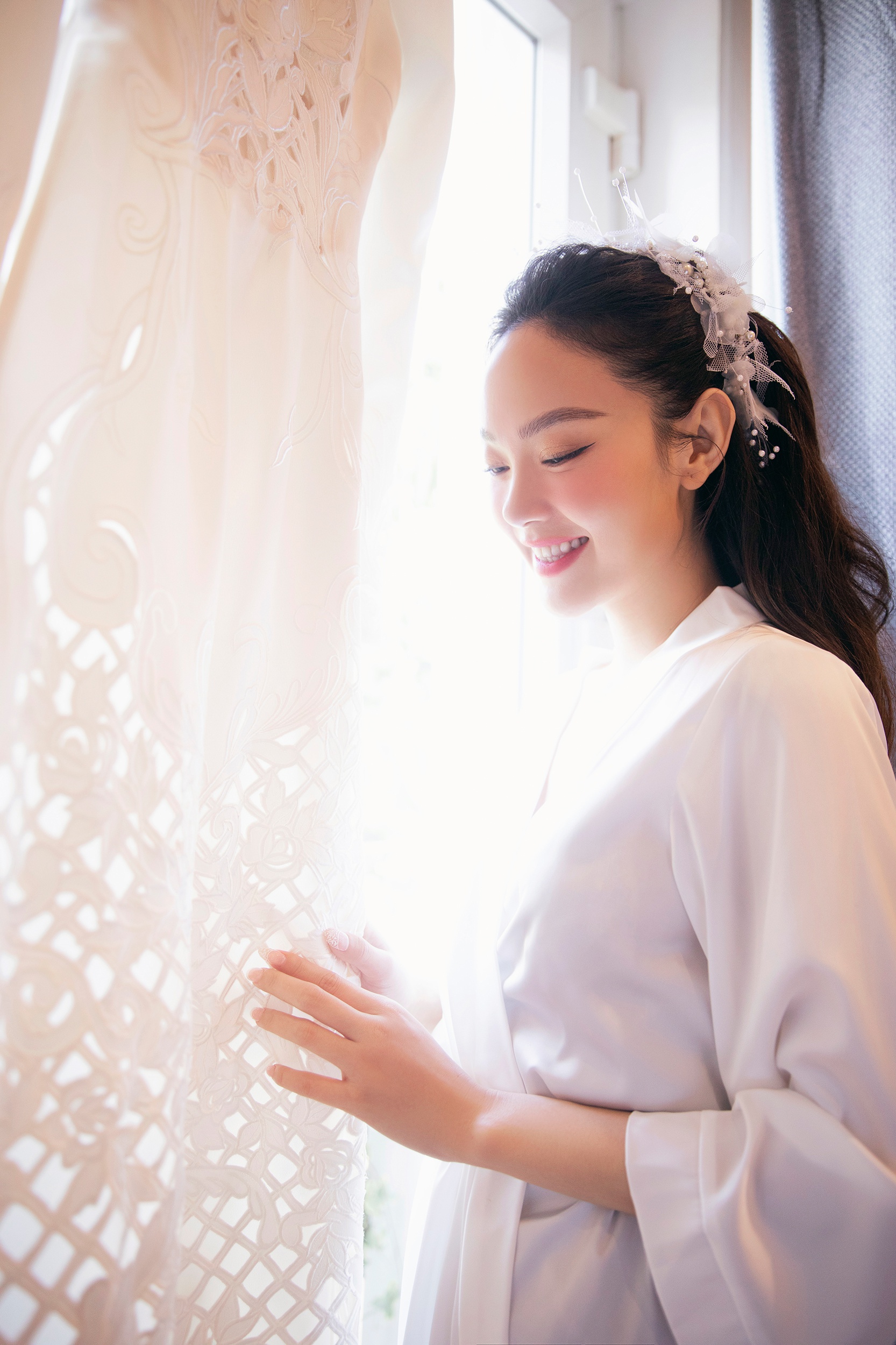 co dau minh hang xuat hien rang ro dan xe khung cua nha trai gay chu y3 co dau minh hang xuat hien rang ro dan xe khung cua nha trai gay chu y3