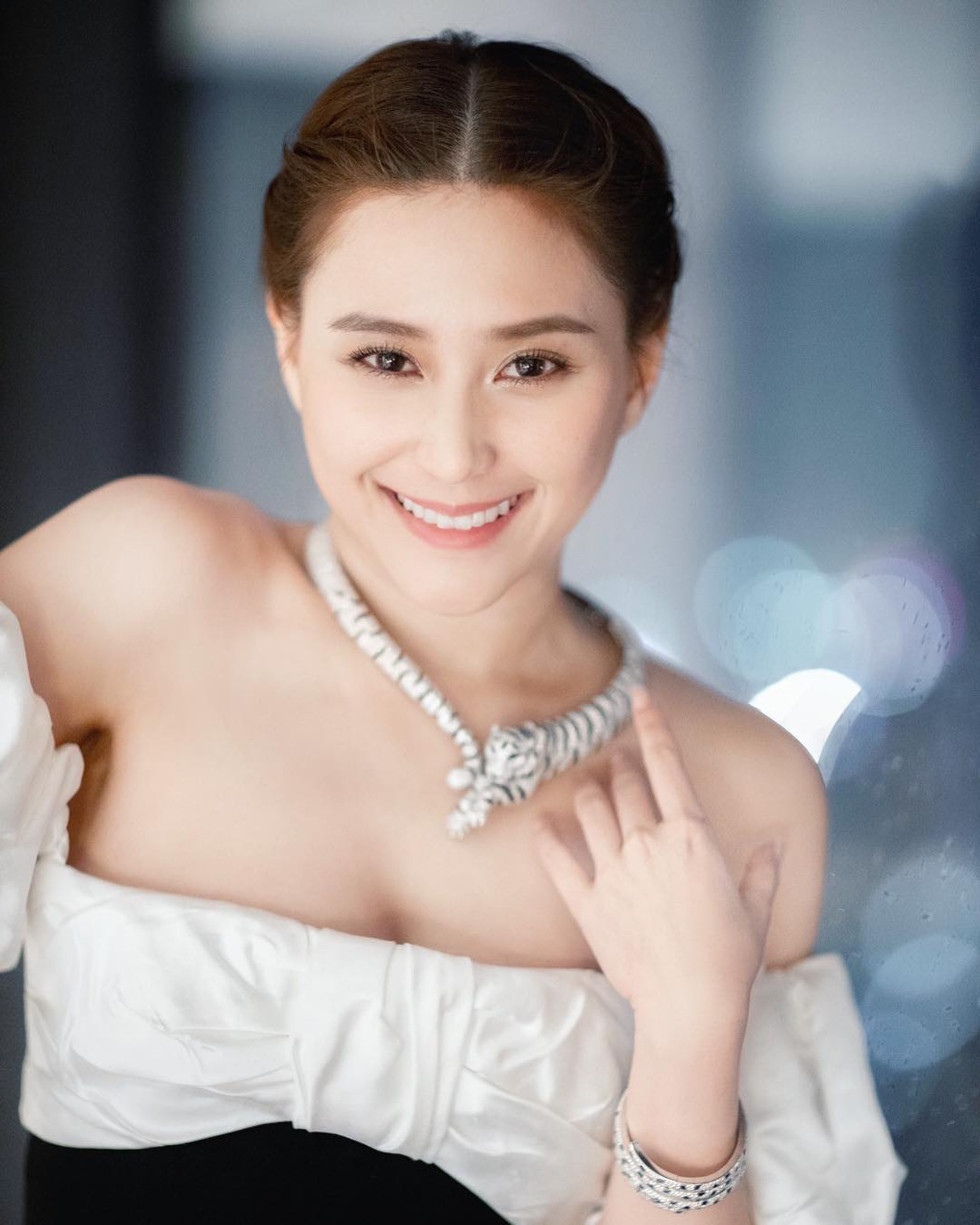 ai nu nha song bac hong kong met moi vi qua giau bi doi xu bat cong1 ai nu nha song bac hong kong met moi vi qua giau bi doi xu bat cong1