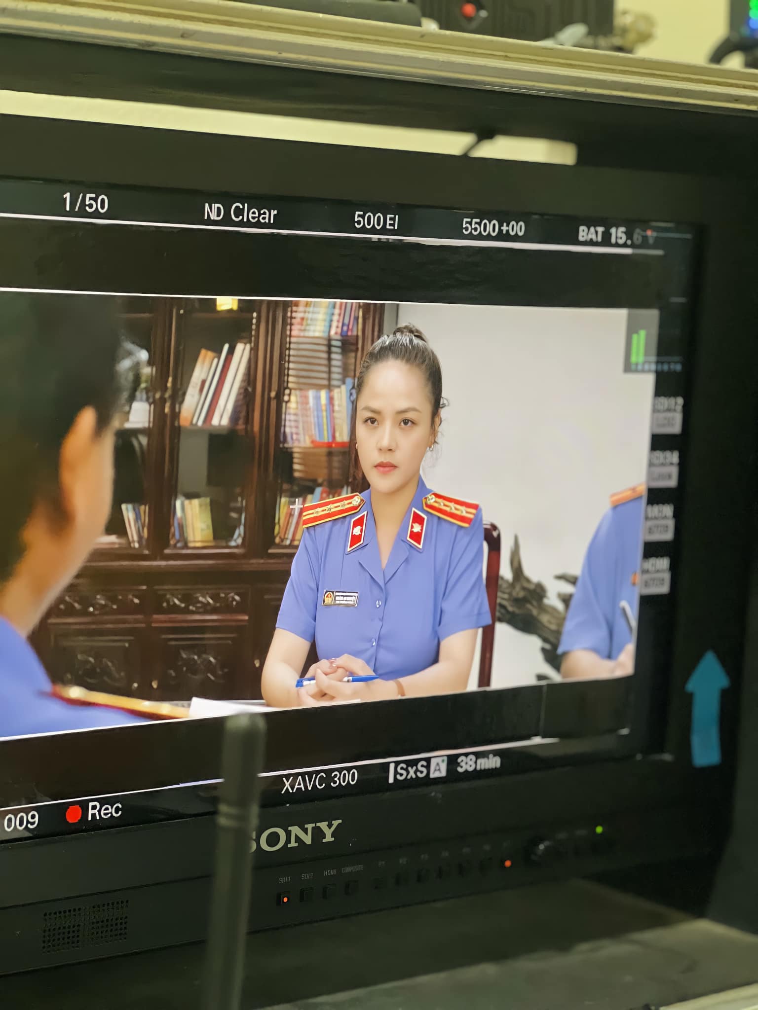 hong diem khoe anh toc dai duoc du doan nen doi voi viet anh trong phim moi6 hong diem khoe anh toc dai duoc du doan nen doi voi viet anh trong phim moi6