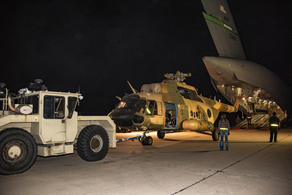van tai co hang nang c 17 globemaster chuyen cho truc thang vien tro cho ukraine7 van tai co hang nang c 17 globemaster chuyen cho truc thang vien tro cho ukraine7