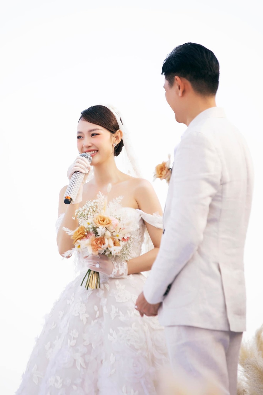 minh hang tung song thu voi ong xa doanh nhan truoc khi ket hon3 minh hang tung song thu voi ong xa doanh nhan truoc khi ket hon3