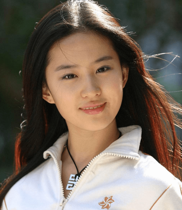 tin tuc sao hoa ngu moi nhat ngay 3 7 2022 dang luan xoay xo den hop dong sau scandal tron thue2 tin tuc sao hoa ngu moi nhat ngay 3 7 2022 dang luan xoay xo den hop dong sau scandal tron thue2