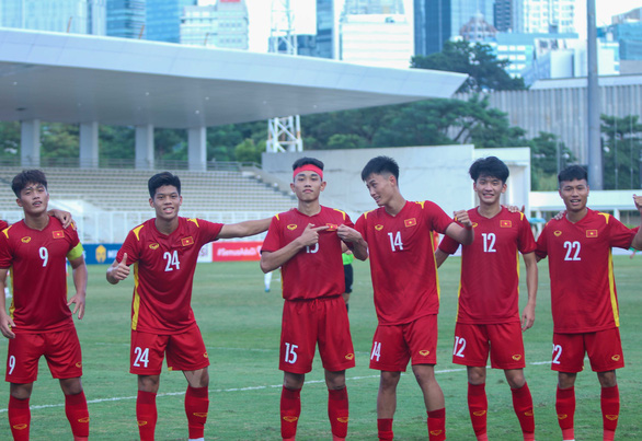 choi doi hinh 10 nguoi u19 viet nam thang dam 4 truoc brunei2 choi doi hinh 10 nguoi u19 viet nam thang dam 4 truoc brunei2