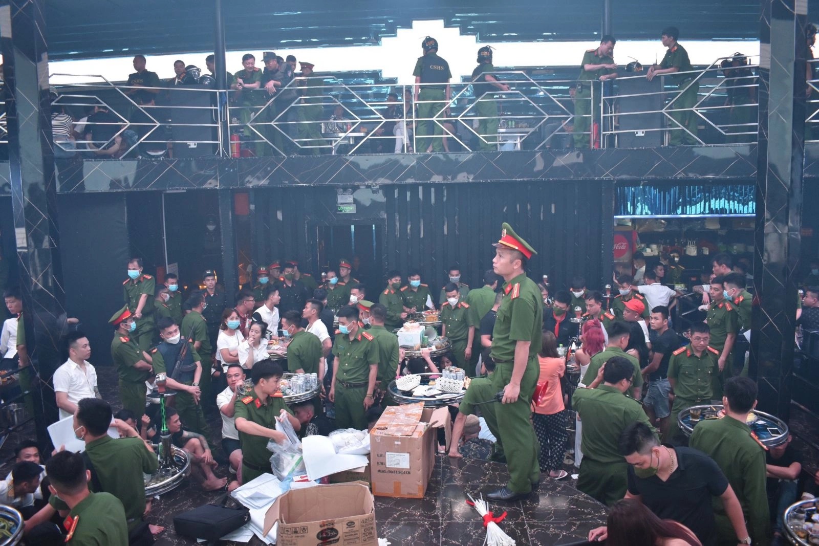 bac giang dot kich quan bar the light canh sat phat hien nhieu nguoi su dung ma tuy copy bac giang dot kich quan bar the light canh sat phat hien nhieu nguoi su dung ma tuy copy