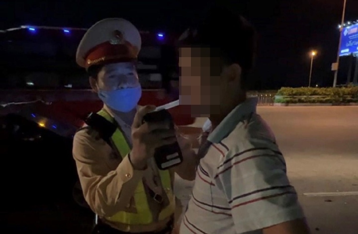 tin tuc tai nan giao thong moi ngay 25 7 2022 bi o to tong nguy kich vi lang lach danh vong xe dap3 tin tuc tai nan giao thong moi ngay 25 7 2022 bi o to tong nguy kich vi lang lach danh vong xe dap3