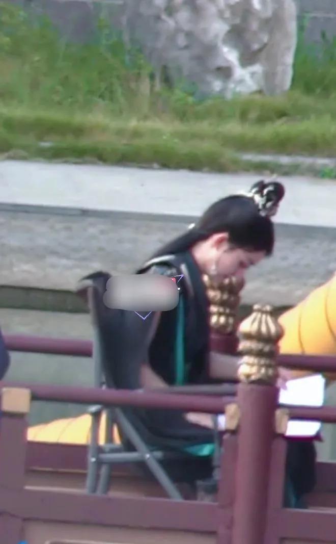 tin tuc sao hoa ngu moi nhat ngay 9 8 2022 luu thi thi va ngo ky long xuat hien ben nhau sau tin ly hon3