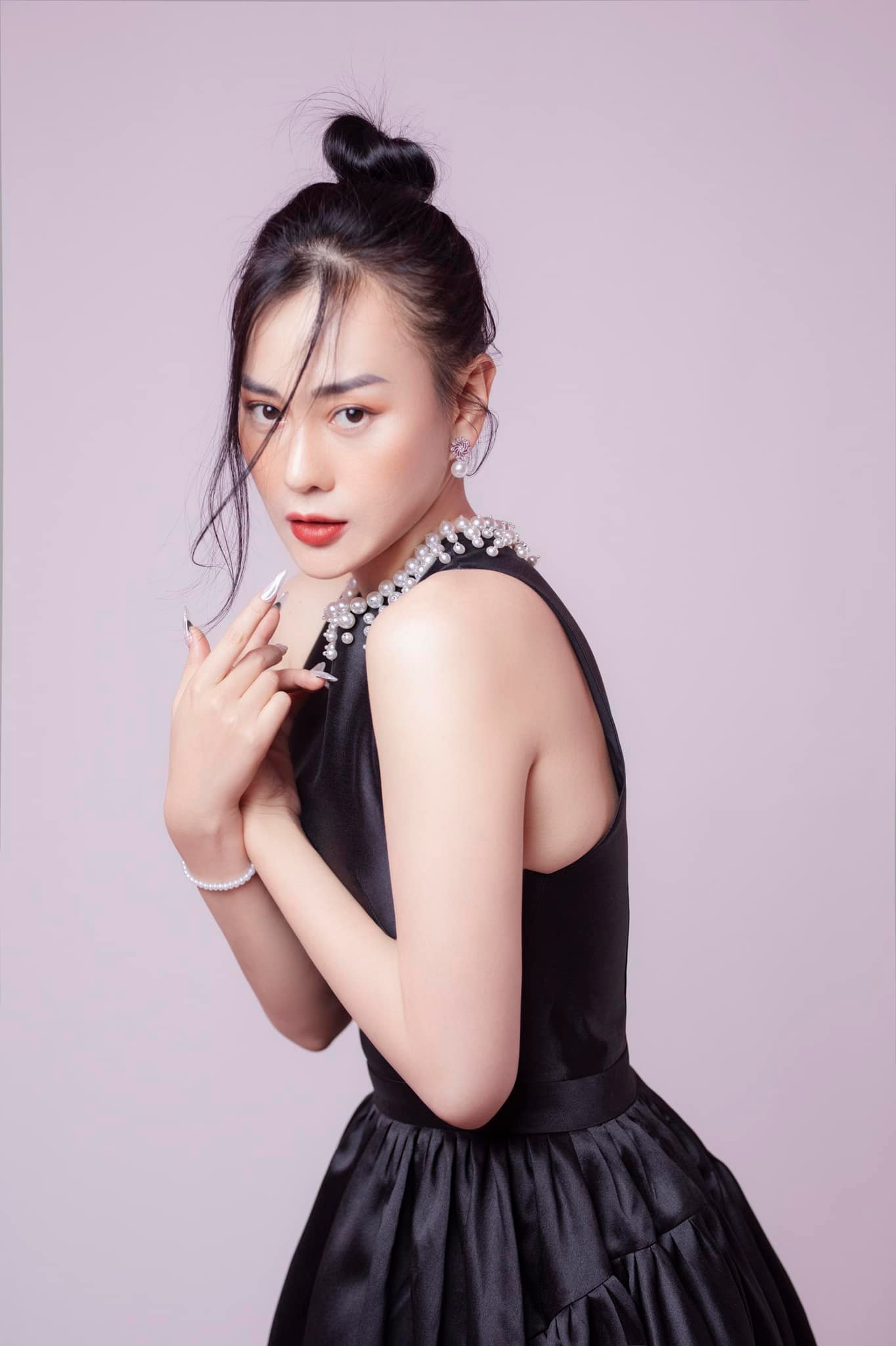 loat vai dien lam nen ten tuoi phuong oanh quynh bup be tao nen cot moc su nghiep1