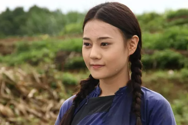 loat vai dien lam nen ten tuoi phuong oanh quynh bup be tao nen cot moc su nghiep2
