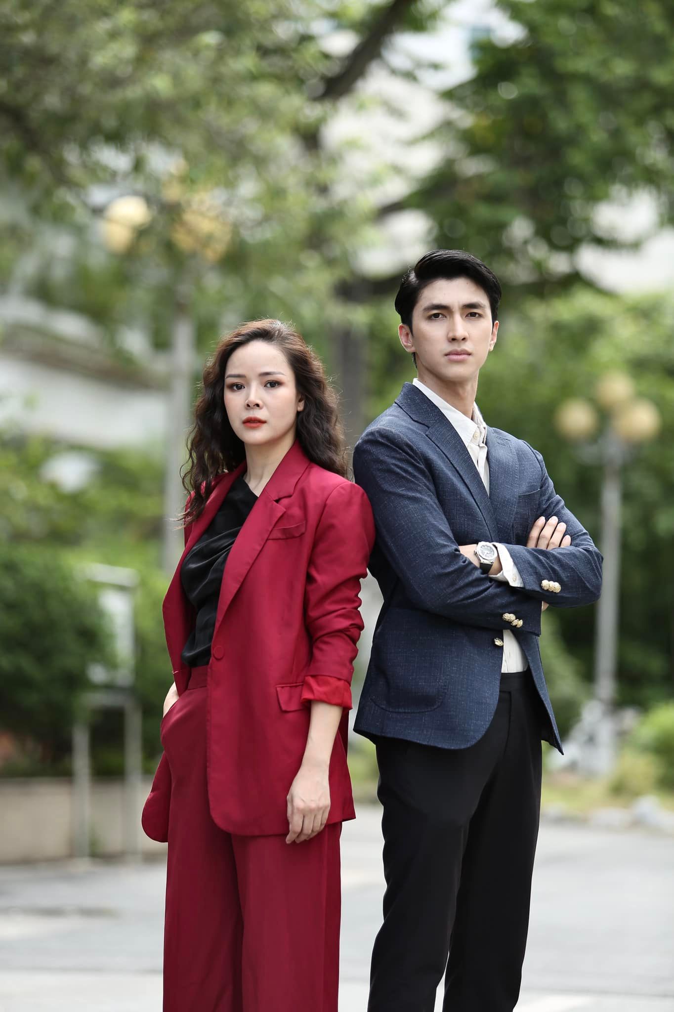 ve dep sexy cua diem huong chi sep quyen luc trong gara hanh phuc1 ve dep sexy cua diem huong chi sep quyen luc trong gara hanh phuc1