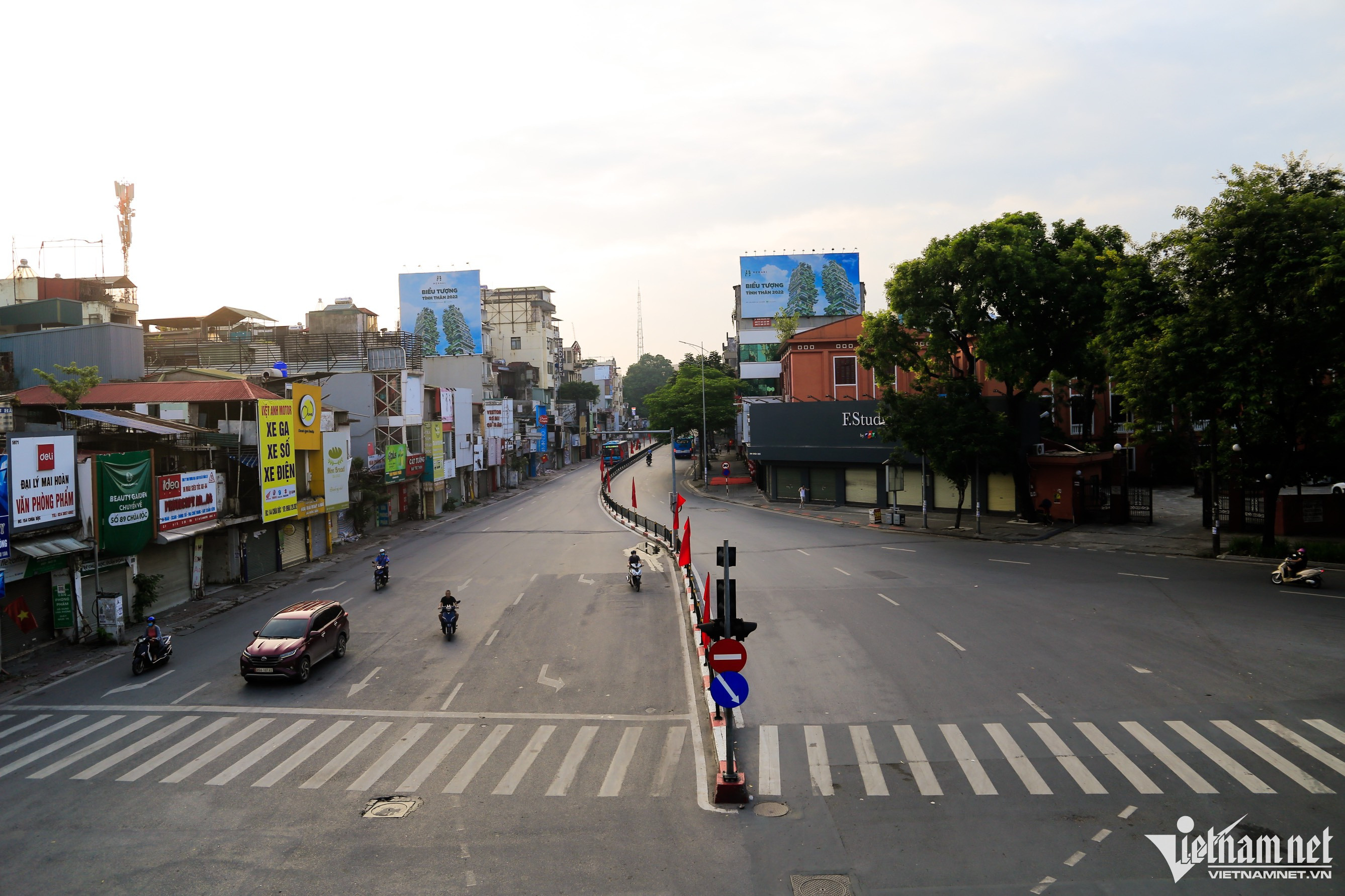 duong pho ha noi vang ve binh yen trong ngay quoc khanh 2 9 11