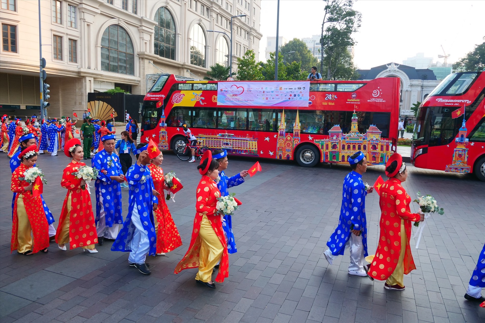 tp hcm 100 cap doi tham gia le cuoi tap the trong ngay quoc khanh 2 9 3