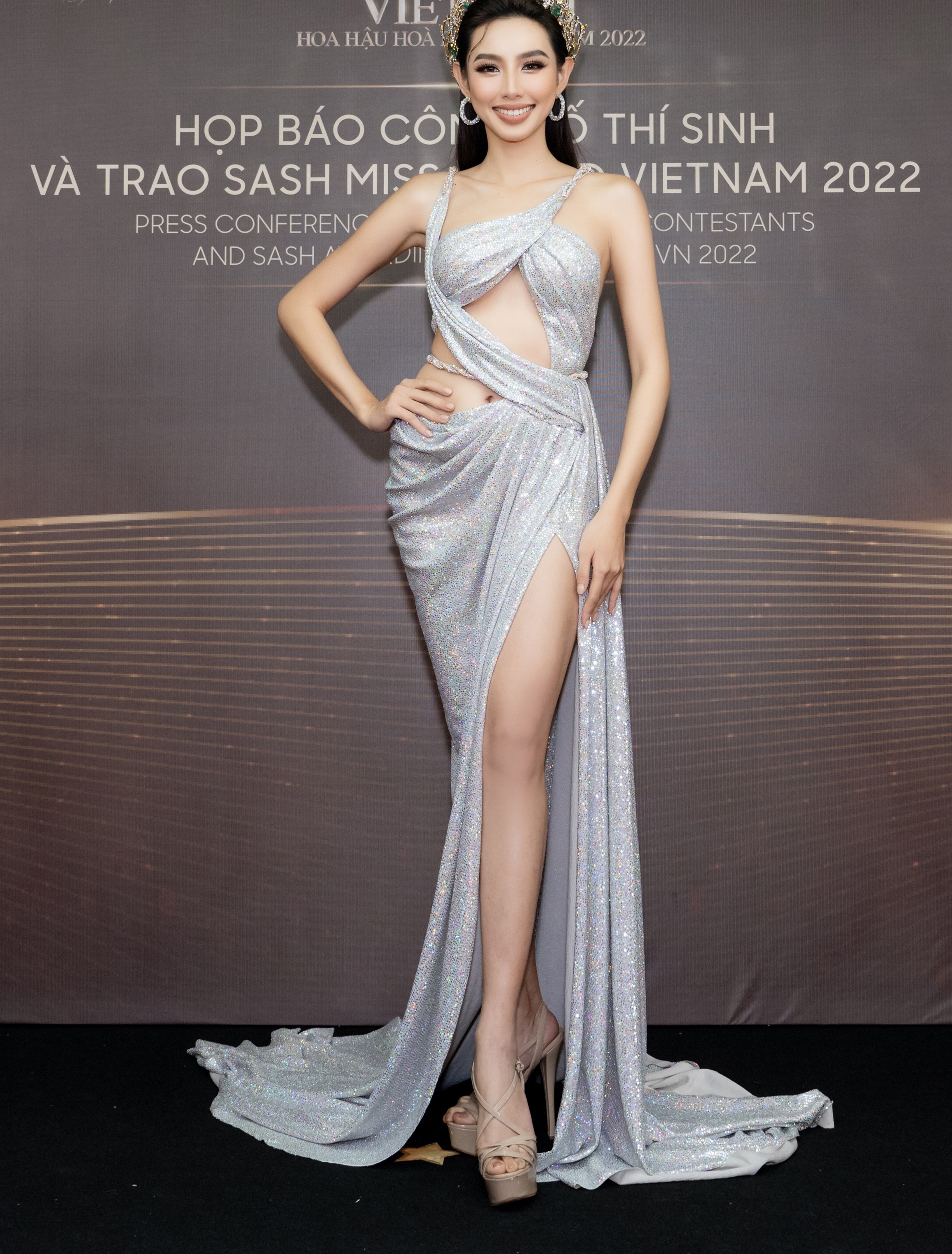 thuy tien bao ngoc khoe dang tren tham do miss grand vietnam 2022 6 thuy tien bao ngoc khoe dang tren tham do miss grand vietnam 2022 6