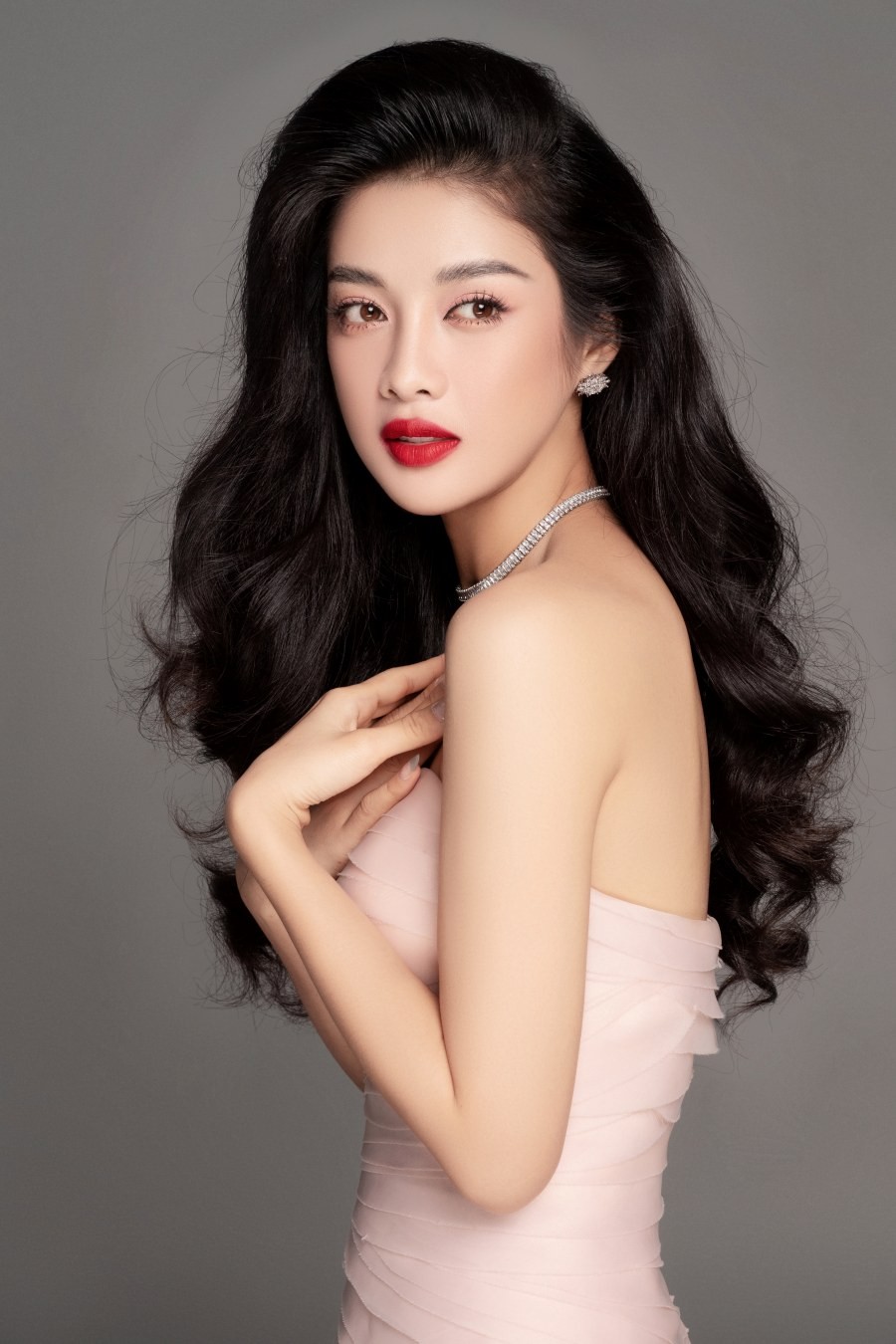 them mot nguoi dep showbiz viet phu nhan lien quan duong day ban dam 15 000 usd them mot nguoi dep showbiz viet phu nhan lien quan duong day ban dam 15 000 usd