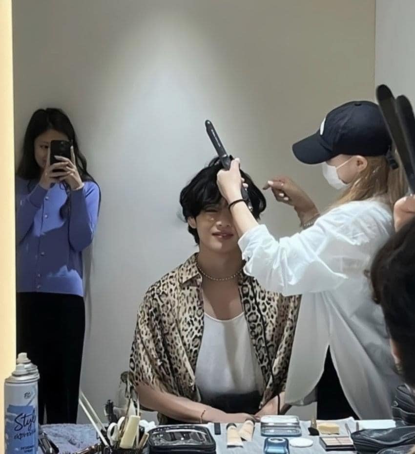 jennie blackpink bi tung anh trong bon tam yg van khong co dong thai1