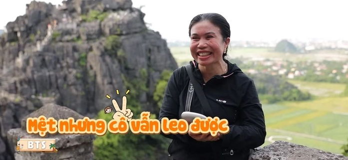 nguoi phu nu luon dong hanh voi le duong bao lam khi quay show 2 ngay 1 dem8 nguoi phu nu luon dong hanh voi le duong bao lam khi quay show 2 ngay 1 dem8