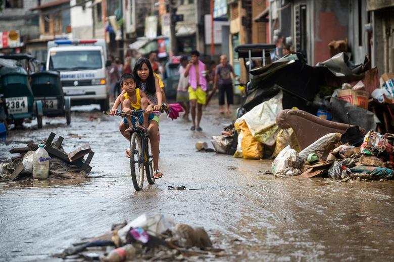 philippines bi tan pha nang ne do con bao noru8