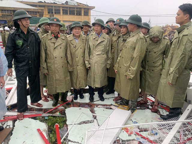 pho thu tuong le van thanh kiem tra cong tac ung pho bao tai quang tri2 pho thu tuong le van thanh kiem tra cong tac ung pho bao tai quang tri2