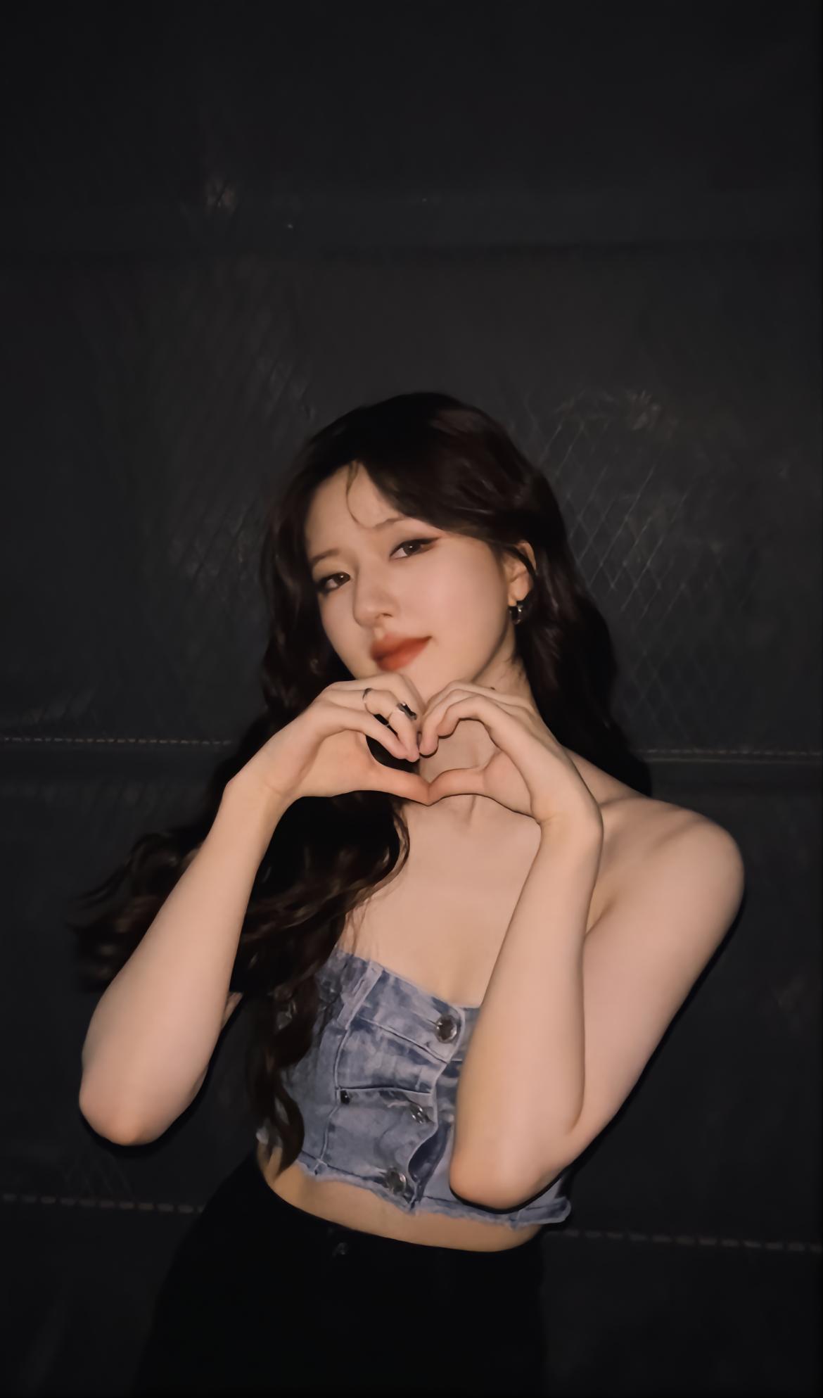 tin tuc sao hoa ngu moi nhat ngay 30 9 2022 trieu lo tu gay sot voi ve dep truong thanh sexy1