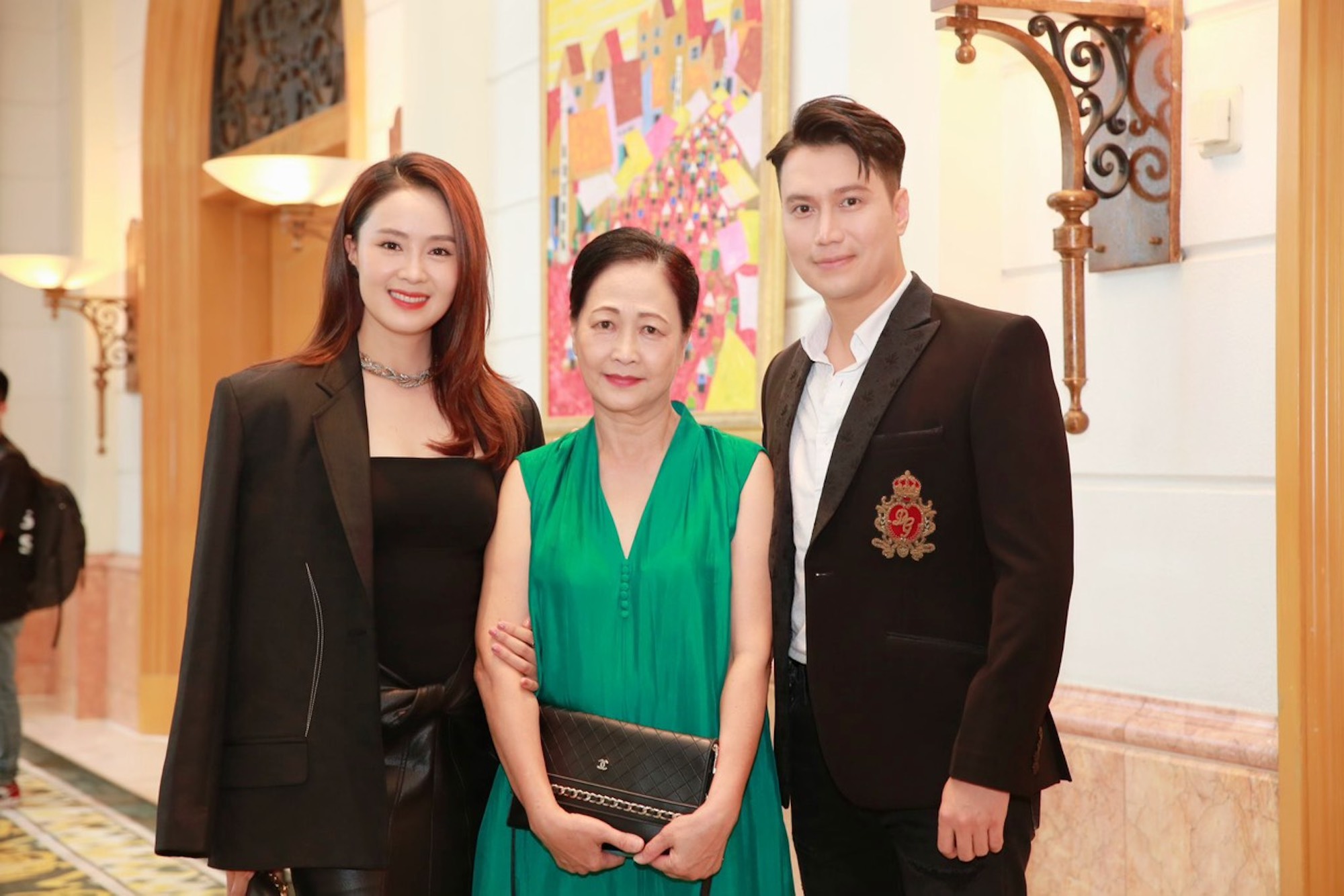 hong diem tiep tuc lam vo viet anh bien hoa cam xuc da dang trong phim moi 2 hong diem tiep tuc lam vo viet anh bien hoa cam xuc da dang trong phim moi 2