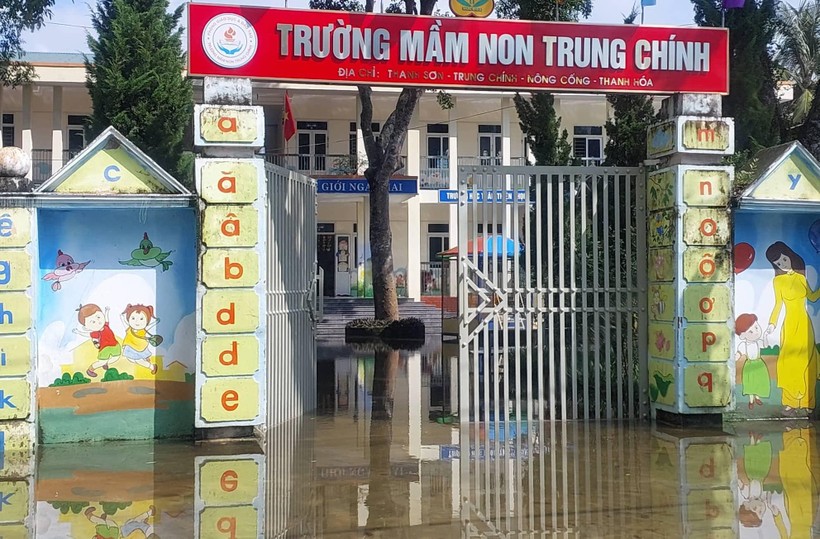 hon 1 000 hoc sinh o thanh hoa phai nghi hoc vi truong bi ngap dspl 1 hon 1 000 hoc sinh o thanh hoa phai nghi hoc vi truong bi ngap dspl 1