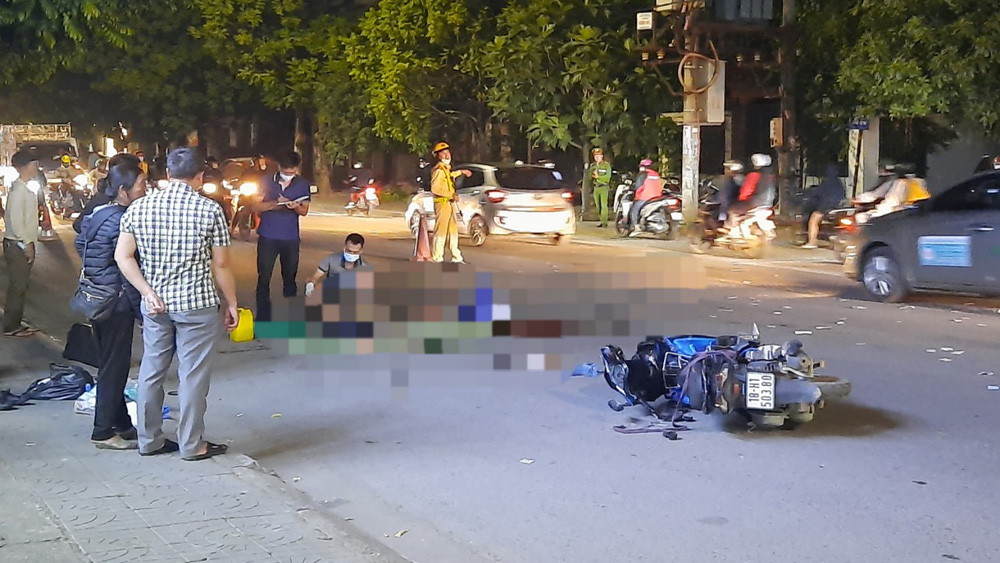 tin tuc tai nan giao thong moi ngay 14 10 2022 xe santafe lan lan dam vo dau xe buyt dspl 2 tin tuc tai nan giao thong moi ngay 14 10 2022 xe santafe lan lan dam vo dau xe buyt dspl 2