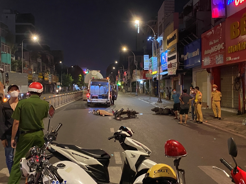 tin tuc tai nan giao thong moi ngay 16 10 2022 nam sinh vien nam 3 bi xe bon can tu vong thuong tam dspl 1 tin tuc tai nan giao thong moi ngay 16 10 2022 nam sinh vien nam 3 bi xe bon can tu vong thuong tam dspl 1