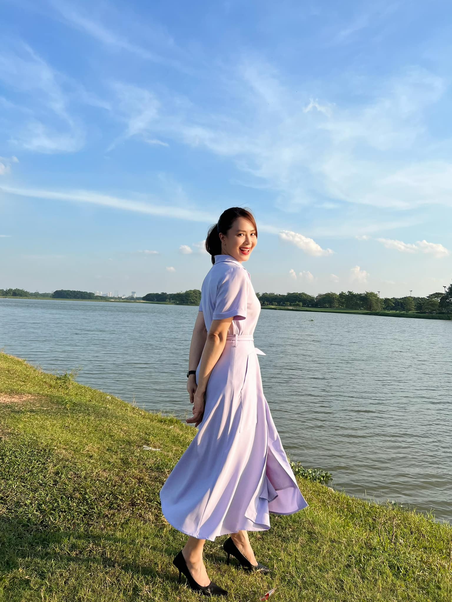 hong diem cuon hut voi loat vay ao thanh lich trong hanh trinh cong ly3 hong diem cuon hut voi loat vay ao thanh lich trong hanh trinh cong ly3