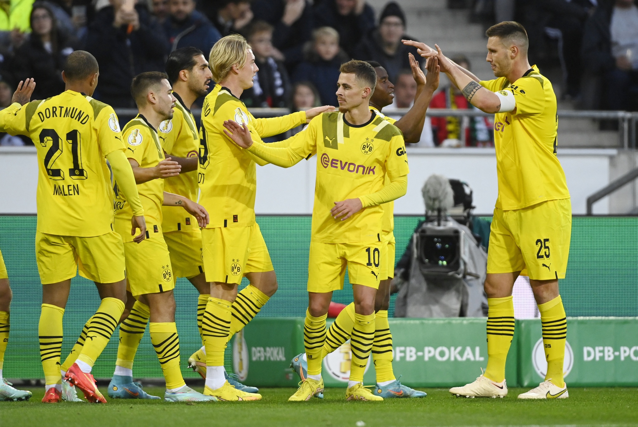 tran giao huu tuyen viet nam clb borussia dortmund gia ve cao nhat 1 6 trieu dong2 tran giao huu tuyen viet nam clb borussia dortmund gia ve cao nhat 1 6 trieu dong2