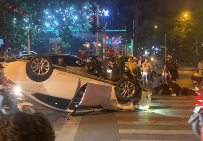 vu mazda 6 nam phoi bung giua nga tu sau tai nan o ha noi nhan chung noi gi dspl 1 vu mazda 6 nam phoi bung giua nga tu sau tai nan o ha noi nhan chung noi gi dspl 1