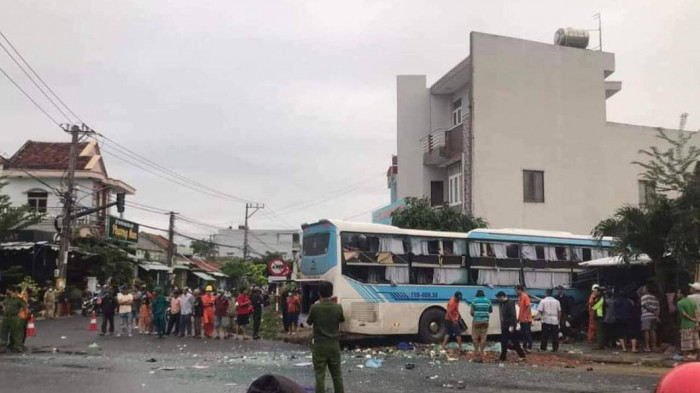 tin tuc tai nan giao thong moi ngay 30 10 thieu ta cong an lai o to va cham giao thong lien tiep dspl 2 tin tuc tai nan giao thong moi ngay 30 10 thieu ta cong an lai o to va cham giao thong lien tiep dspl 2