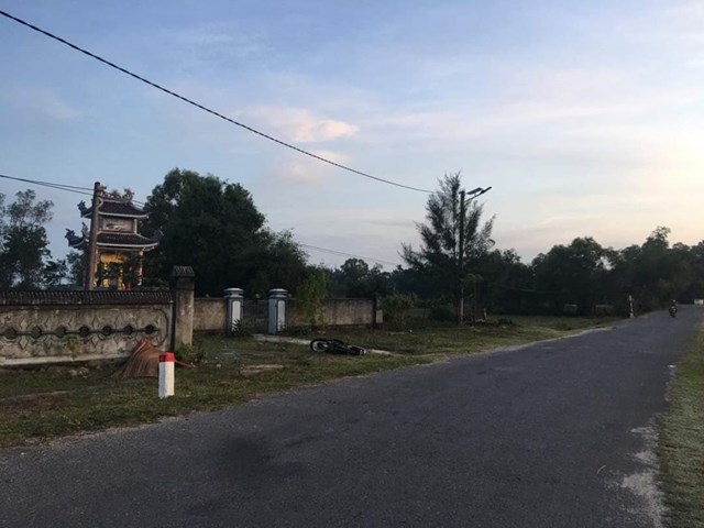 quang tri phat hien thi the nam thanh nien cung xe may ben duong dspl 1 quang tri phat hien thi the nam thanh nien cung xe may ben duong dspl 1