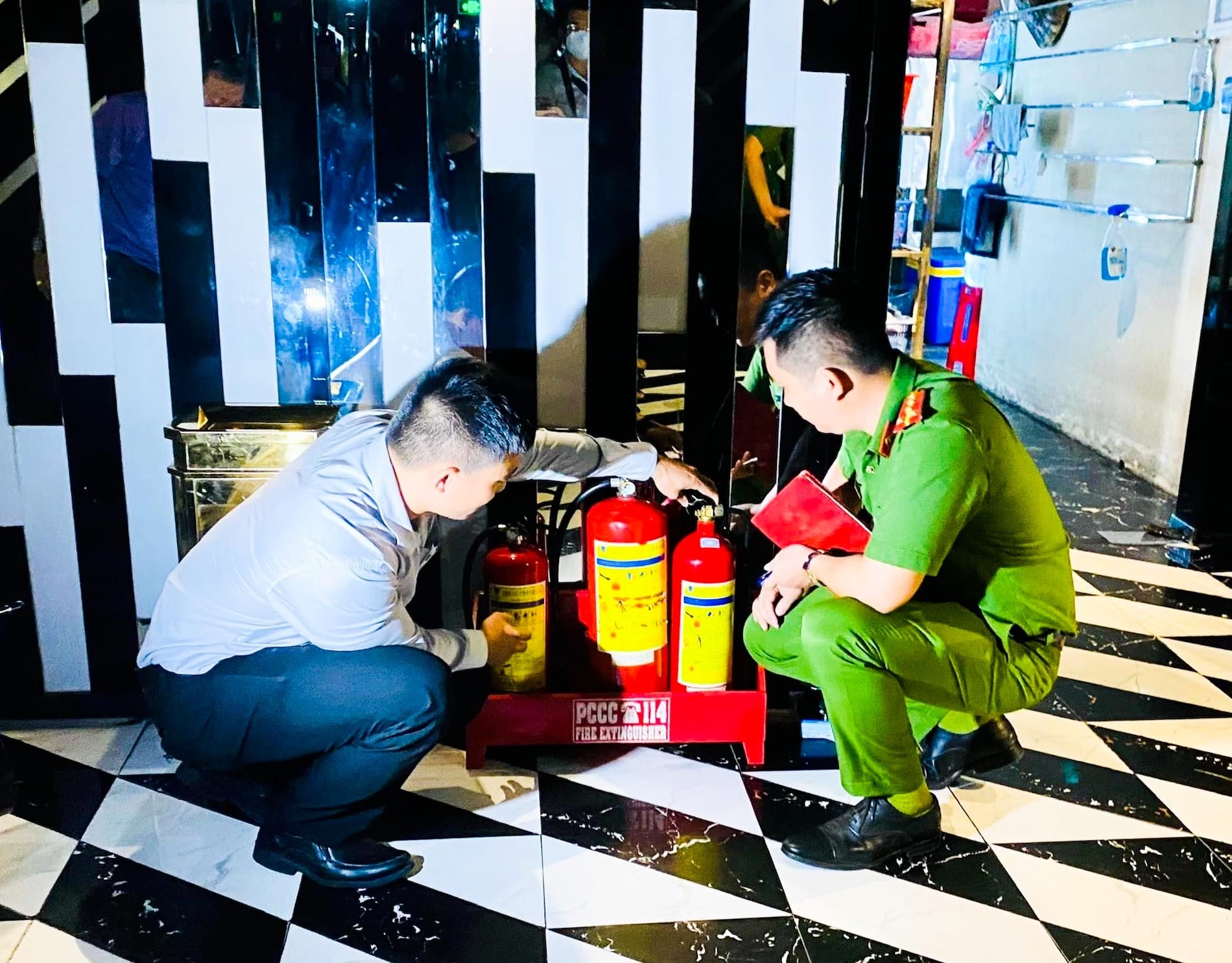 da nang cong khai danh sach quan karaoke bar vi pham an toan phong chay chua chay da nang cong khai danh sach quan karaoke bar vi pham an toan phong chay chua chay