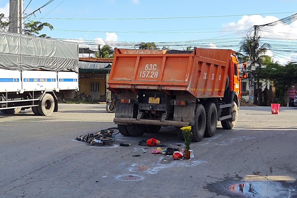 tin tuc tai nan giao thong moi ngay 28 11 nguoi phu nu thiet mang khi va cham xe ben o tien giang dspl tin tuc tai nan giao thong moi ngay 28 11 nguoi phu nu thiet mang khi va cham xe ben o tien giang dspl