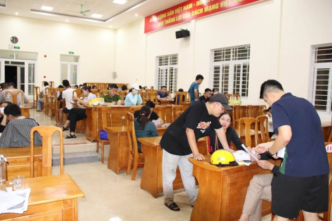 tin tuc phap luat moi ngay 30 11 300 canh sat truy quet hang loat o nhom lo de o tp dong hoi dspl