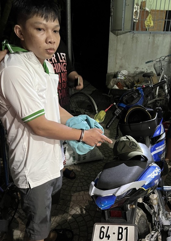 tp hcm tam giu nghi pham dam thung tim tai xe xe om dspl 1