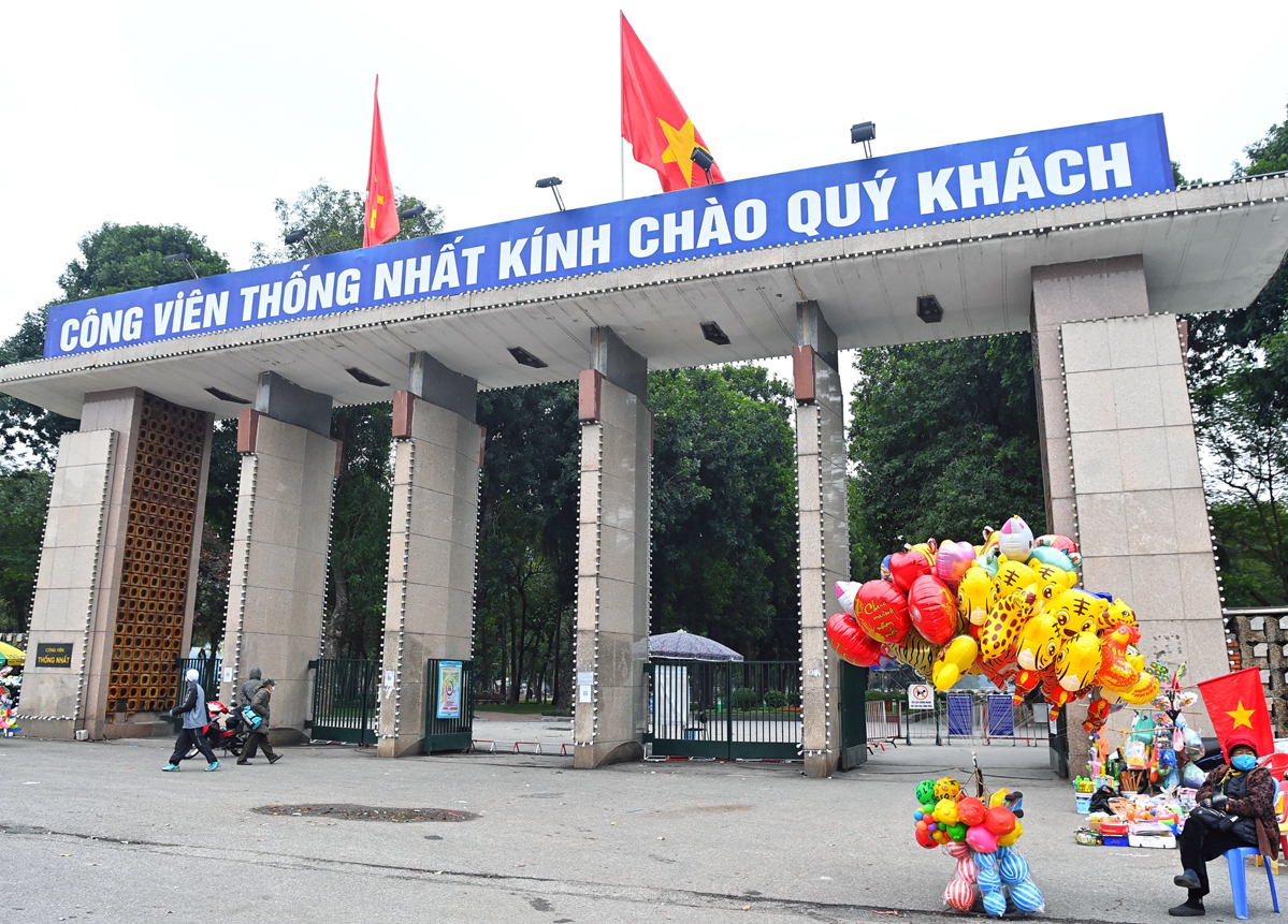 ha noi bo mot phan tuong rao cong vien thong nhat ket noi voi pho di bo ha noi bo mot phan tuong rao cong vien thong nhat ket noi voi pho di bo
