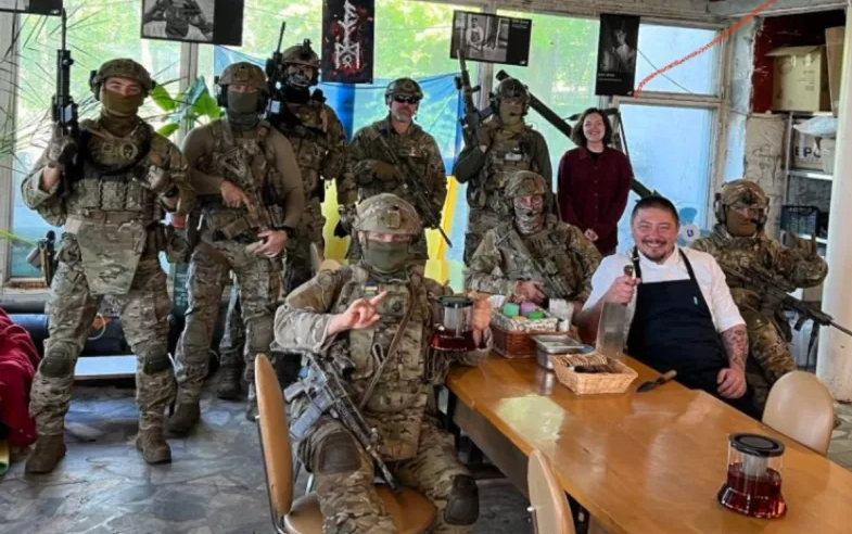 dau bep tiet lo thuc don giang sinh tren tien tuyen cua binh si ukraine1