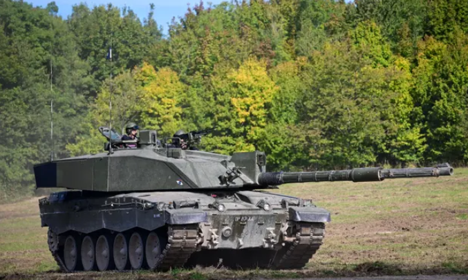 anh xem xet chuyen xe tang challenger 2 cho ukraine