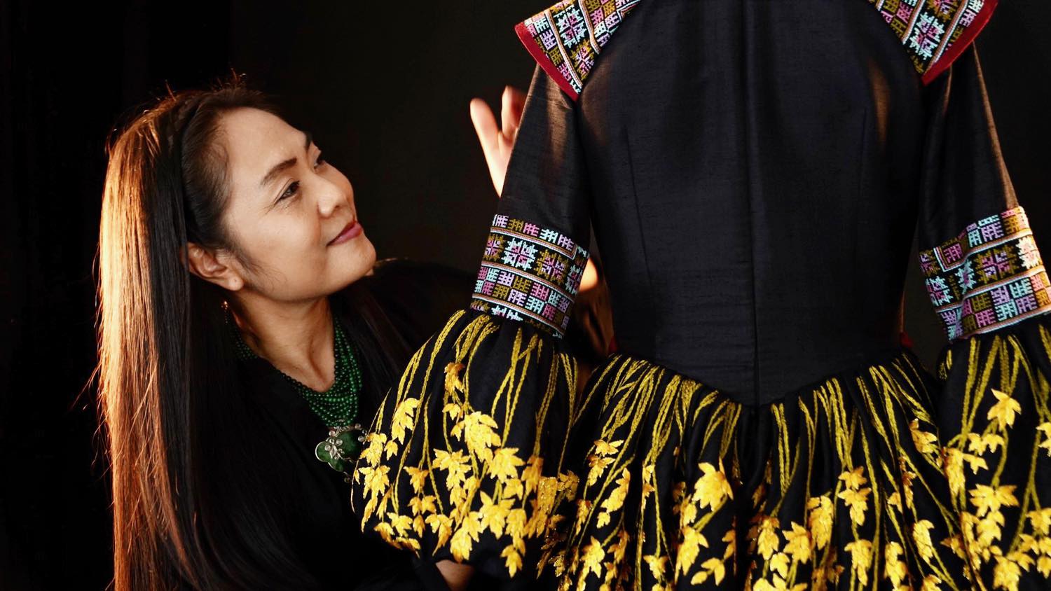 nghe nhan uu tu lan huong hanh trinh 20 nam danh ca trai tim cho ao dai viet nam2 nghe nhan uu tu lan huong hanh trinh 20 nam danh ca trai tim cho ao dai viet nam2