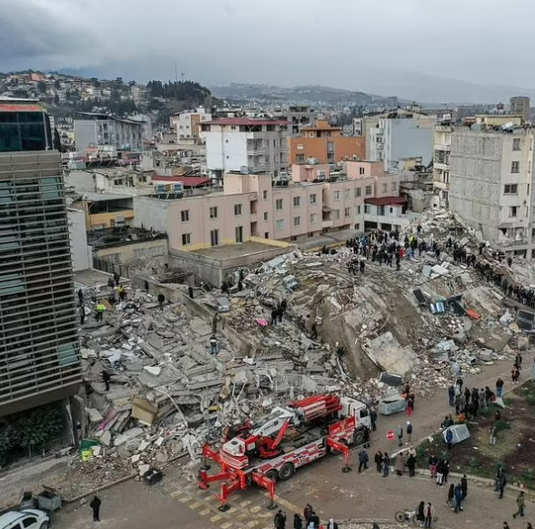 tho nhi ky truoc sau tham kich dong dat suc tan pha dang kinh ngac14